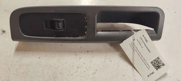 Volvo V50 Electric window control switch 8679474