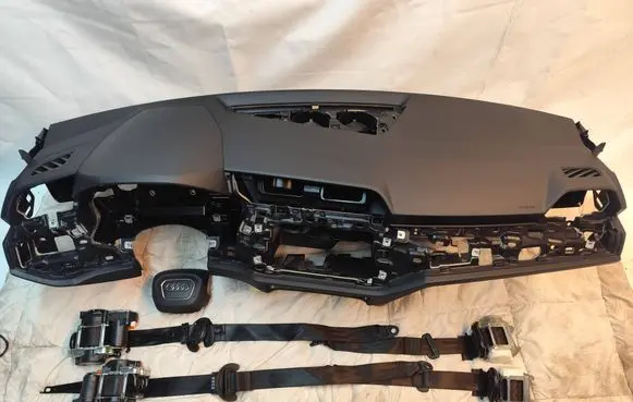 Audi RS Q3 Radio/GPS head unit trim AUDIQ383AKONSOLA