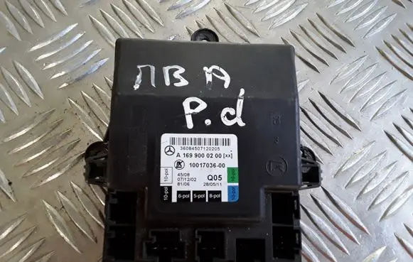 Mercedes-Benz A W169 Door control unit/module A1699000200 1001703600