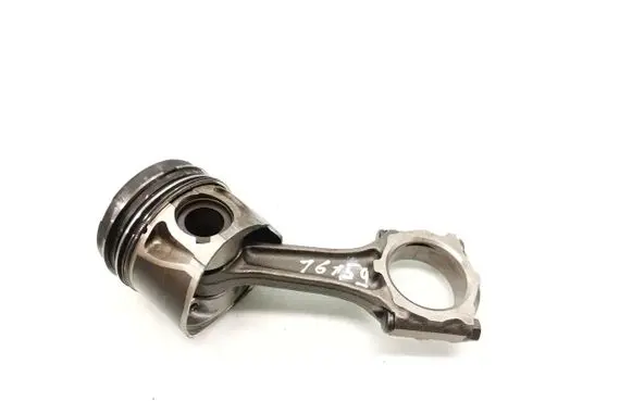 Mercedes-Benz C W205 Piston with connecting rod 