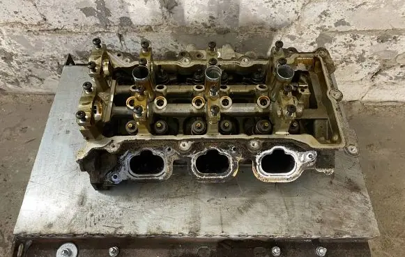 Dodge Charger Engine head 