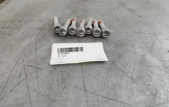 Volvo XC60 Nuts/bolts 32137567 988143