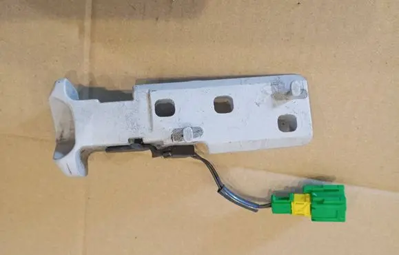 Peugeot 206 Convertible roof lock latch cylinder 9641108877