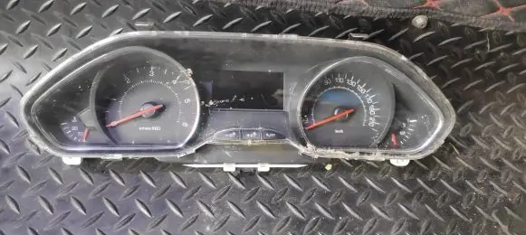 Peugeot 208 Speedometer (instrument cluster) 9805400480J