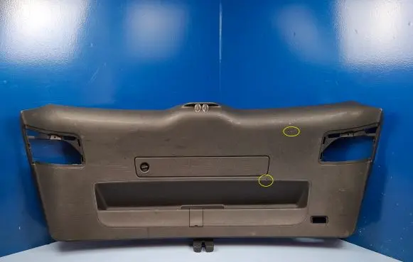 Tailgate trim