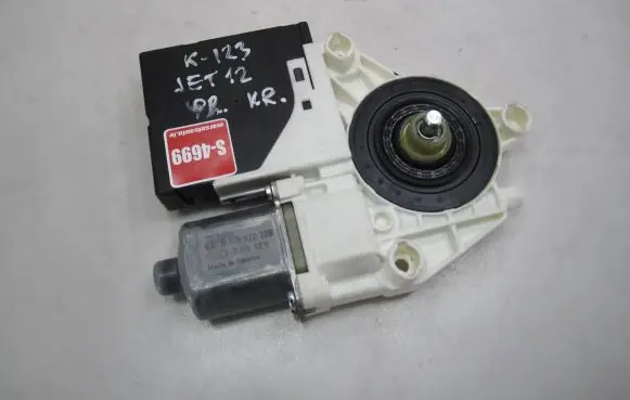 Volkswagen Jetta VI Front door window regulator motor 3C0959793C 918432110 BRF001029