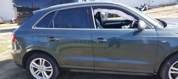 Audi Q3 8U Front door