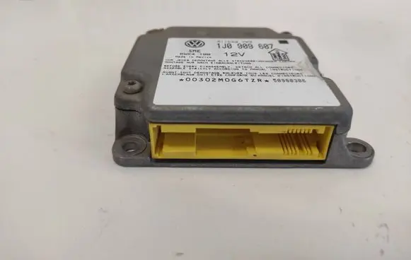 Volkswagen PASSAT B5 Airbag control unit/module 1J0909607