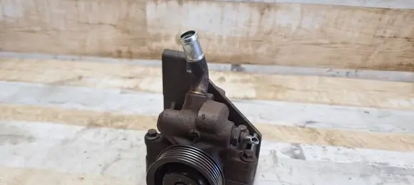 Mazda 2 Power steering pump 2S6E3A733A