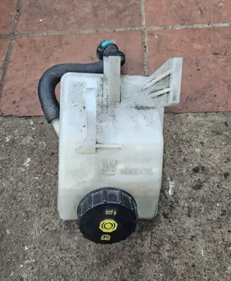 Opel Zafira C Brake fluid reservoir 13308774