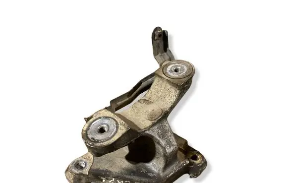 Honda CR-V Engine mounting bracket SWAA