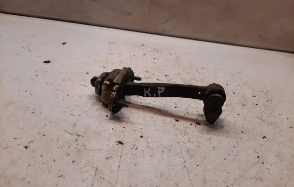 Ford Mondeo Mk III Front door check strap stopper