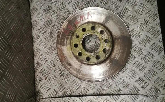 Volkswagen Touran II Front brake disc