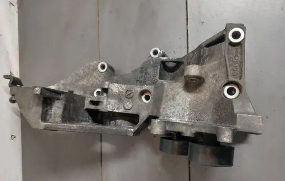 Audi A6 S6 C6 4F Generator/alternator bracket 03L903143H