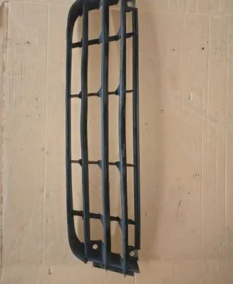 Volkswagen Touran I Front bumper lower grill 1T0853677