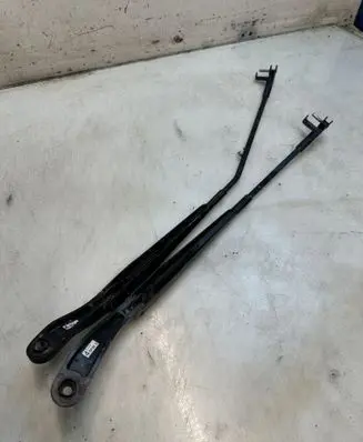 Mazda 3 I Front wiper blade arm BP4K45104D