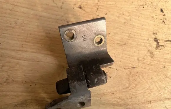 Peugeot 406 Front door lower hinge 
