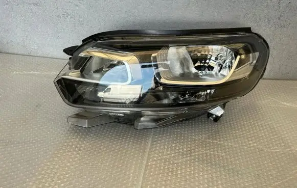 Opel Vivaro Headlight/headlamp 9808567780