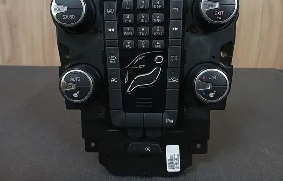 Volvo V40 Cross country Central console control unit 31288103