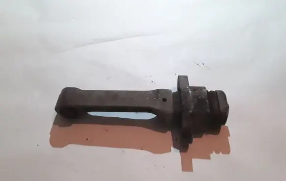 Engine mount bracket