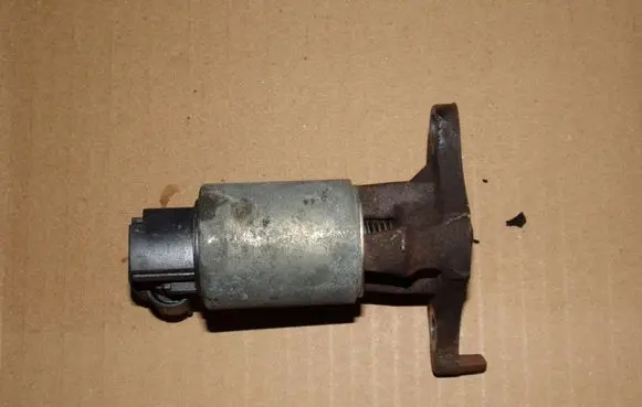 Opel Signum EGR valve 12569552