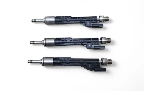BMW X5 E70 Fuel injector 7639994