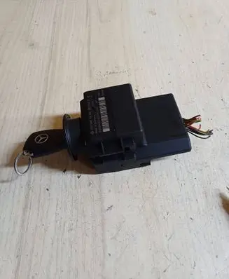 Mercedes-Benz C W203 Ignition lock 2035450508 33002106 33002105