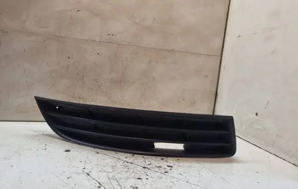 Volkswagen PASSAT B6 Front bumper lower grill 929898009