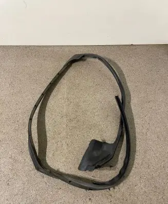 Audi A8 S8 D4 4H Rubber seal rear door 4H0839718