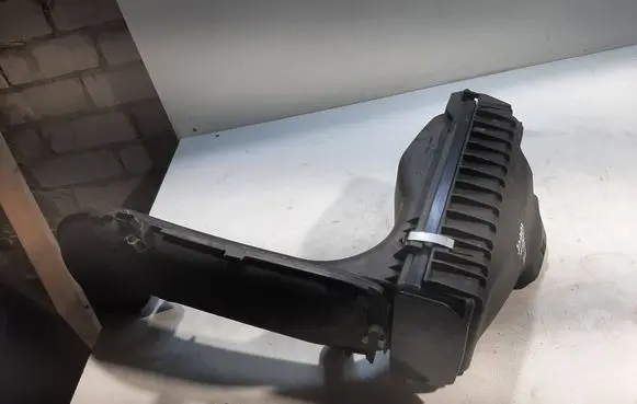 Air filter box