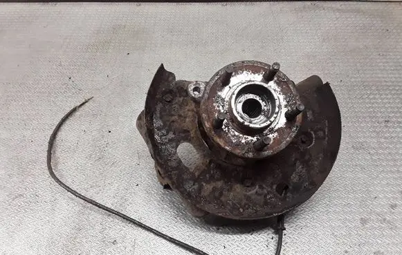 Ford Explorer Front wheel hub spindle knuckle 
