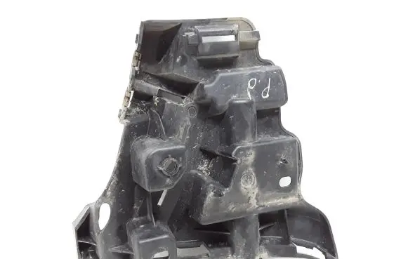 Volvo XC70 Front bumper mounting bracket 31214961