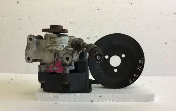 Mercedes-Benz Vito Viano W639 Power steering pump A0034667201 7692900530