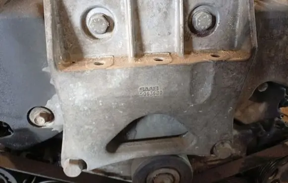 Saab 9-5 Engine mounting bracket 5063680