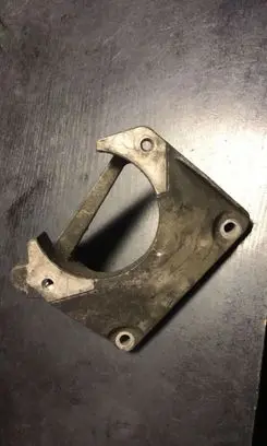 BMW 5 E60 E61 Engine mount bracket 76111702