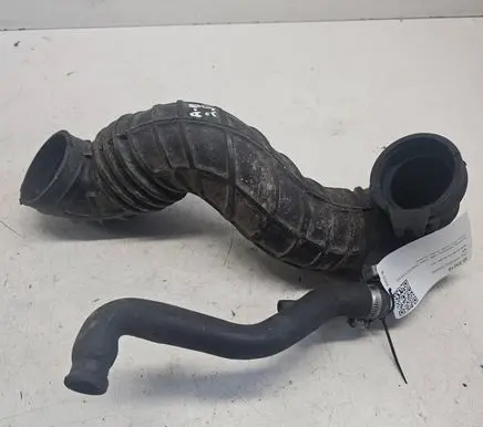 Audi A6 S6 C4 4A Turbo air intake inlet pipe/hose 4A0145747