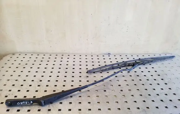 Volkswagen Transporter - Caravelle T4 Front wiper blade arm 701955410A