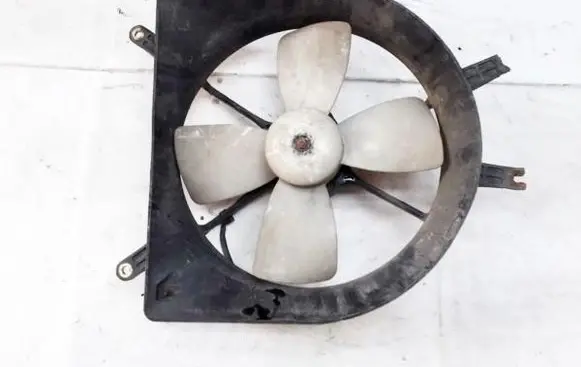 Honda Civic Radiator cooling fan shroud