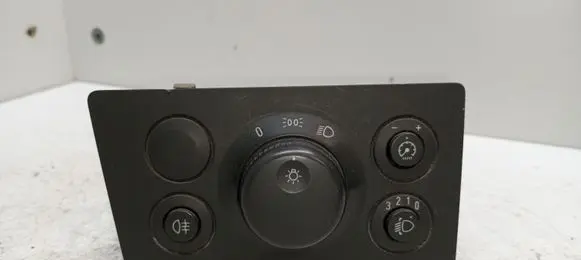Opel Zafira B Light switch 13205863 04061100