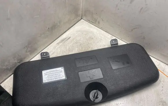 BMW 5 E60 E61 Tool box 71116761420