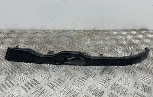 BMW 3 E46 Under headlight/headlamp trim 8231043