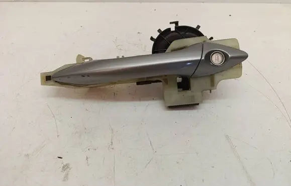 Hyundai Elantra Front door exterior handle 9095003100