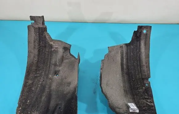 Front wheel arch liner splash guards