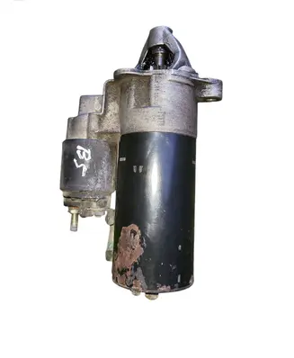 Volkswagen PASSAT B5 Starter motor 068911024G 105821478 870280315
