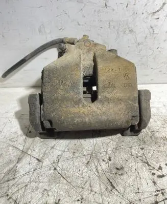 Volkswagen PASSAT B6 Front brake caliper
