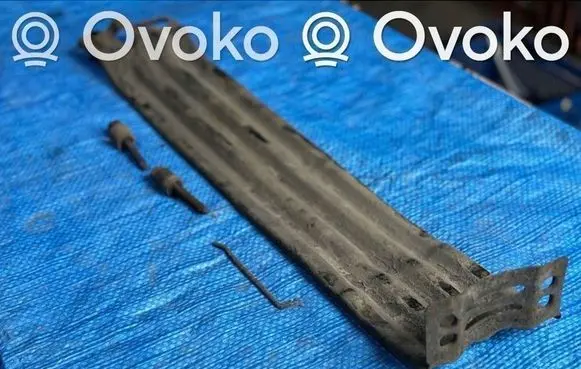 Volkswagen Transporter - Caravelle T5 Fender mounting bracket 