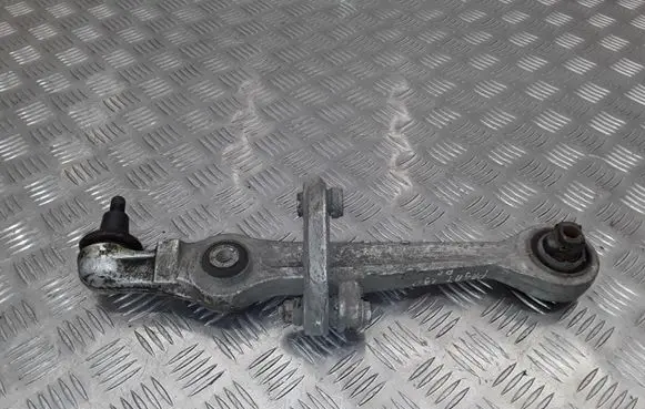 Volkswagen PASSAT B5 Front lower control arm/wishbone 4D0407155P