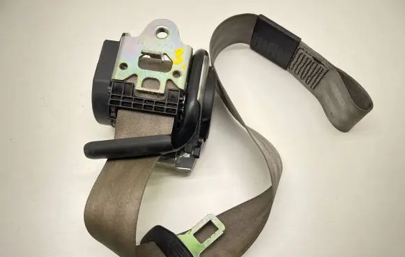 Audi A4 S4 B7 8E 8H Front seatbelt 8H0857705D 607478200A 16122005