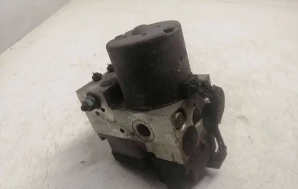 Audi A4 S4 B5 8D ABS Pump 3B0614111
