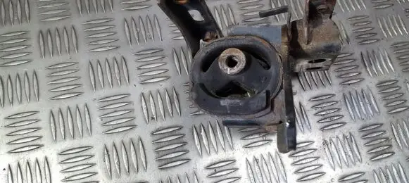 Toyota RAV 4 (XA20) Engine mount bracket 1237228080 12372-28080
